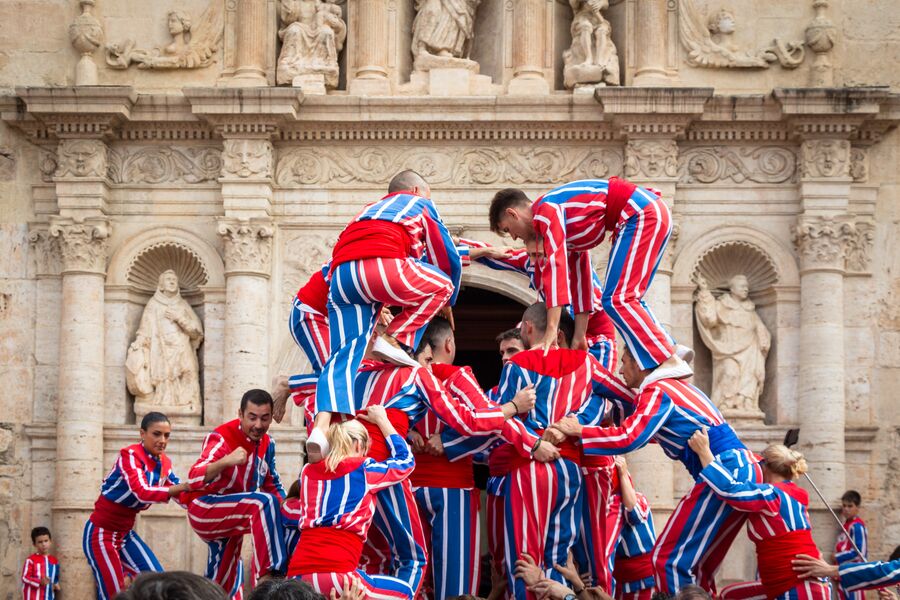 Torre humana de la Muixeranga d'Algemesí durante una actuación