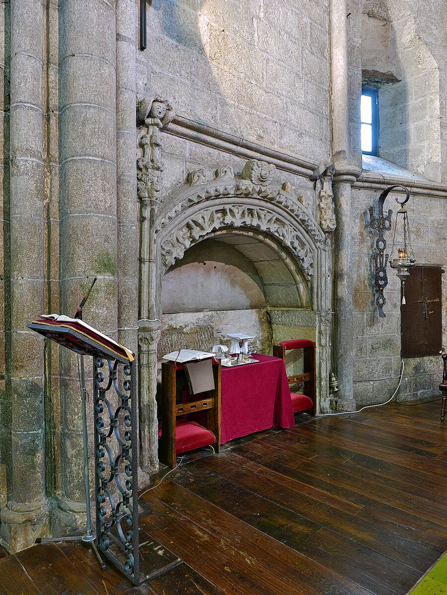 Detalle del interior de la iglesia de Santa María del Azogue, en Betanzos