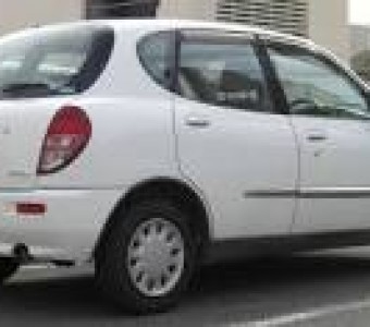 Daihatsu Storia  2000