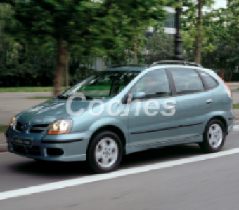 Nissan Almera Tino  2003