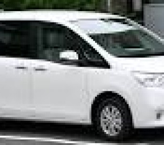 Nissan Serena  2012