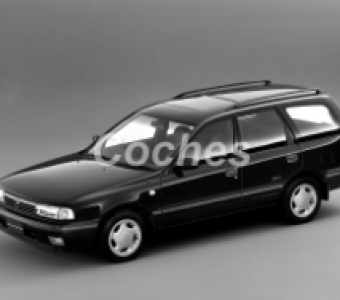 Nissan Sunny  1990