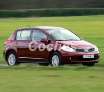 Nissan Tiida  2010