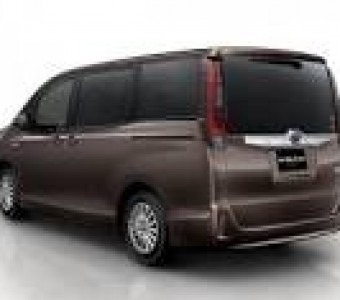 Toyota Noah  2005