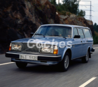 Volvo 260 Series  1975