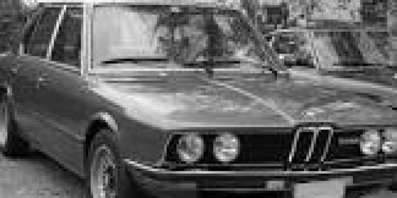 BMW Serie 5 1980 Sedan I (E12) Restyling 518 1.8 AUTOMATICO (90 CV)