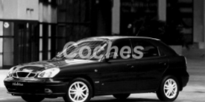 Daewoo Nubira 2002 Hatchback 5-Puertas II 2.0 MANUAL (133 CV)