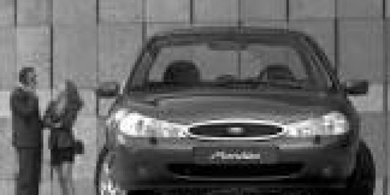 Ford Mondeo 2001 Sedan II 1.6 MANUAL (95 CV)