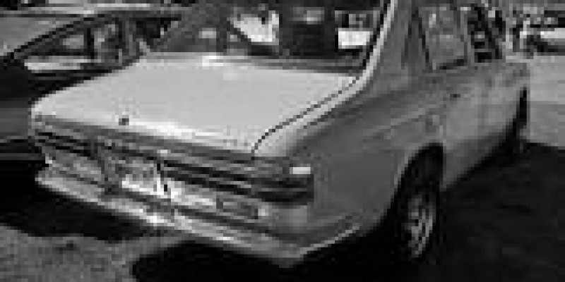 Isuzu Florian 1974 Sedan I 1.8 MANUAL (115 CV)