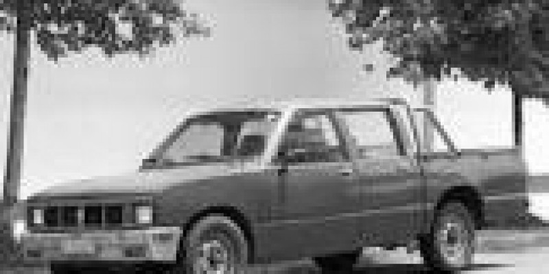 Isuzu KB 1985 Pickup Double Cab II 2.3 MANUAL (110 CV)