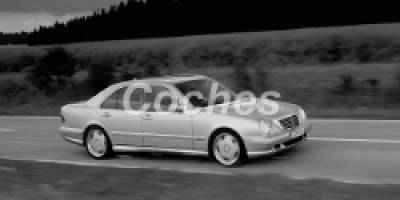 Mercedes-Benz E-klasse AMG 2000 Sedan II (W210, S210) Restyling 55 AMG 5.4 AUTOMATICO (354 CV)