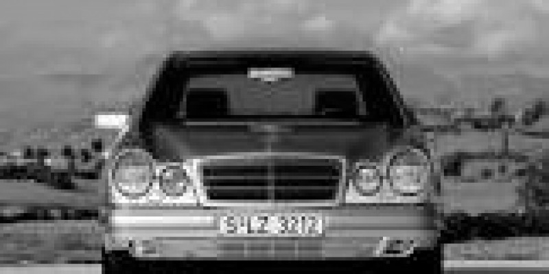 Mercedes-Benz E-klasse 2001 Sedan II (W210, S210) Restyling 240 2.6 AUTOMATICO (170 CV)