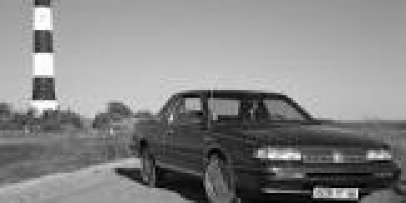 Oldsmobile Cutlass 1981 Coupe V 3.8 MANUAL (106 CV)