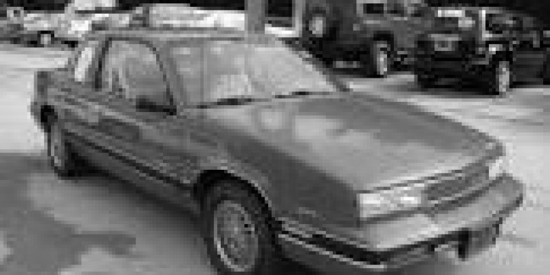 Oldsmobile Cutlass 1984 Coupe V 3.8 MANUAL (106 CV)