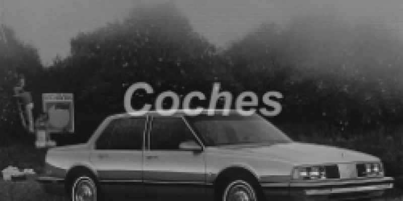 Oldsmobile Eighty-Eight 1986 Sedan IX 3.8 AUTOMATICO (150 CV)