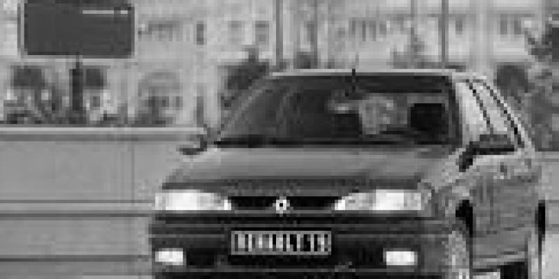 Renault 19 1998 Hatchback 5-Puertas II Europa 1.4 MANUAL (72 CV)