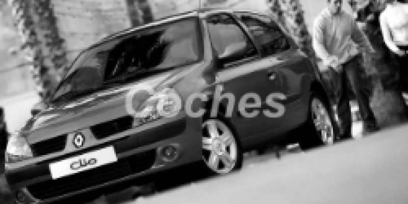 Renault Clio 2003 Hatchback 3-Puertas II Restyling 2 1.9d MANUAL (64 CV)