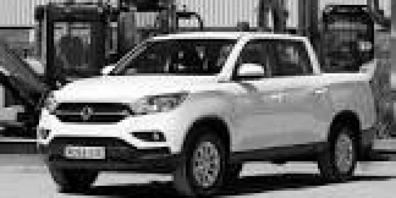 SsangYong Musso 2018 Pickup Double Cab II Grand 2.2d AUTOMATICO (181 CV)
